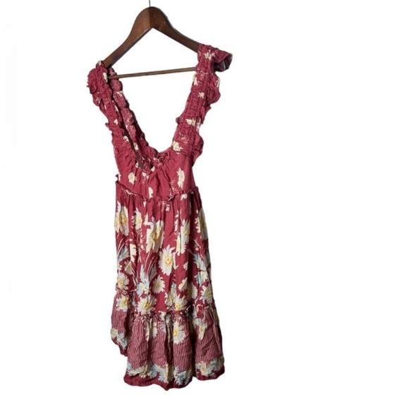 Free People Bali Wild Daisy Mini Slip In Red Ruffle
Floral Dress - Picture 5 of 11
